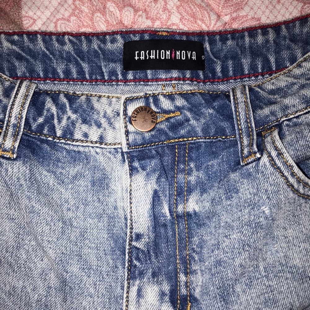 Shorts - Picture 3 of 3